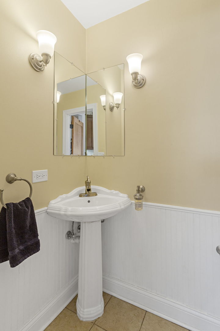 4936 Middaugh Avenue Downers Grove IL 60515