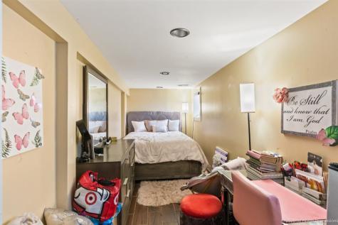 46 Englewood Avenue Bellwood IL 60104