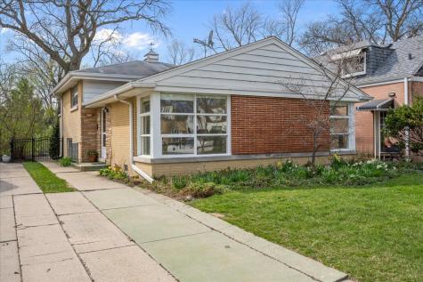 7012 North Kenton Avenue Lincolnwood IL 60712