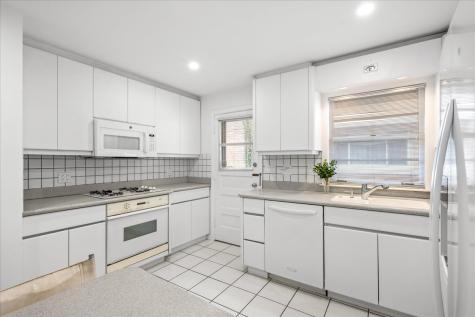 7012 North Kenton Avenue Lincolnwood IL 60712
