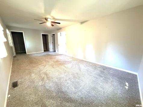 3005 West Woodlawn Place Marion IL 62959