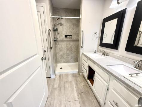 3005 West Woodlawn Place Marion IL 62959