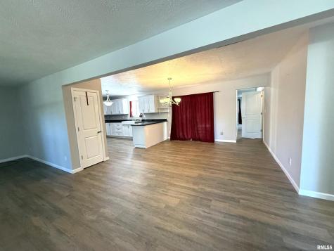 3005 West Woodlawn Place Marion IL 62959