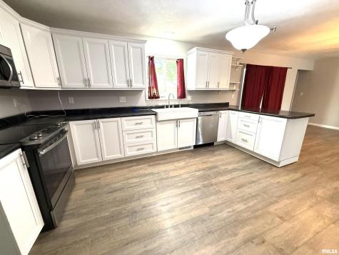 3005 West Woodlawn Place Marion IL 62959