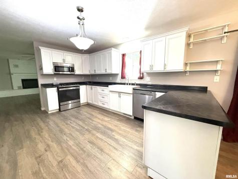 3005 West Woodlawn Place Marion IL 62959