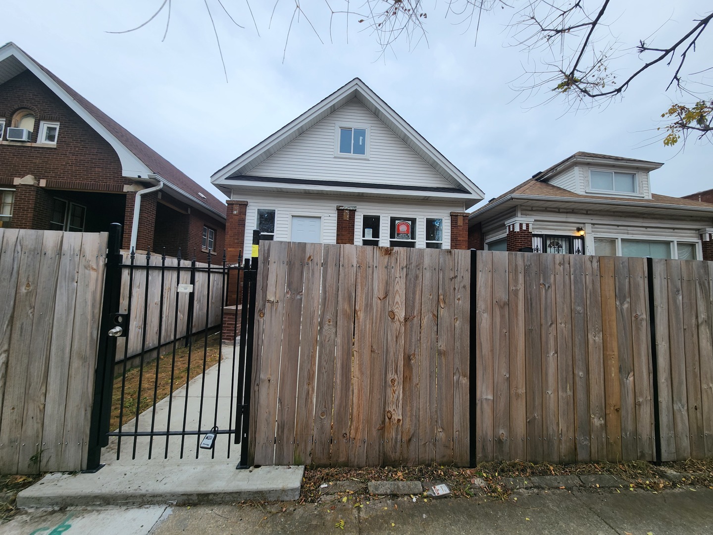 7133 South Constance Avenue Chicago IL 60649