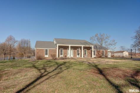 333 North Lakeview Drive Salem IL 62881