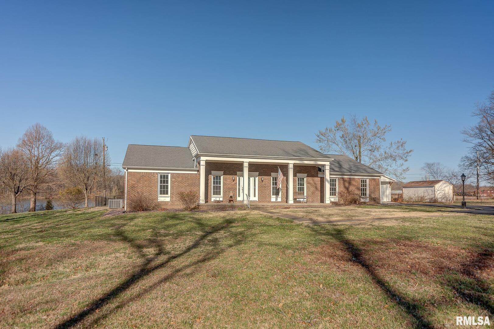 333 North Lakeview Drive Salem IL 62881