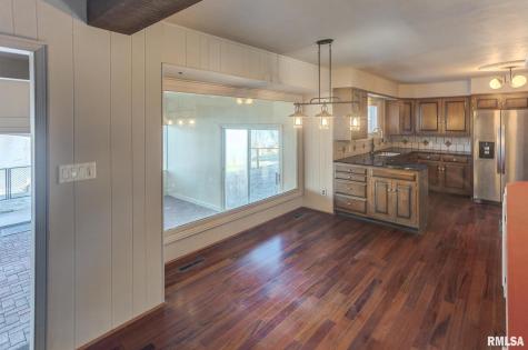 333 North Lakeview Drive Salem IL 62881