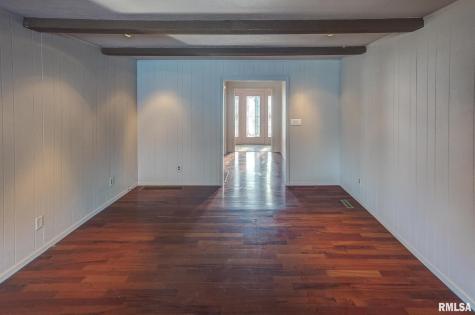 333 North Lakeview Drive Salem IL 62881