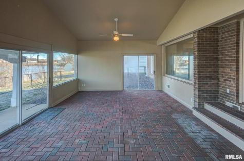 333 North Lakeview Drive Salem IL 62881
