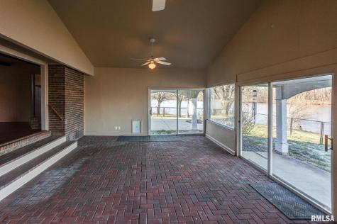 333 North Lakeview Drive Salem IL 62881