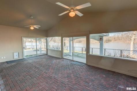 333 North Lakeview Drive Salem IL 62881
