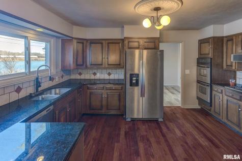 333 North Lakeview Drive Salem IL 62881
