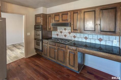 333 North Lakeview Drive Salem IL 62881