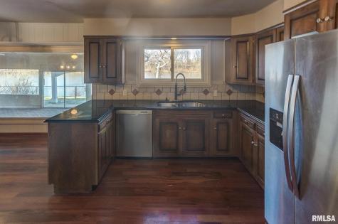 333 North Lakeview Drive Salem IL 62881