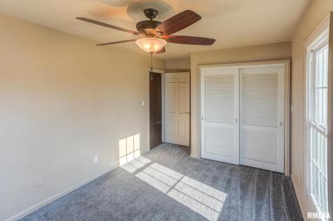 333 North Lakeview Drive Salem IL 62881