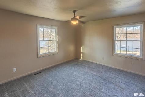 333 North Lakeview Drive Salem IL 62881