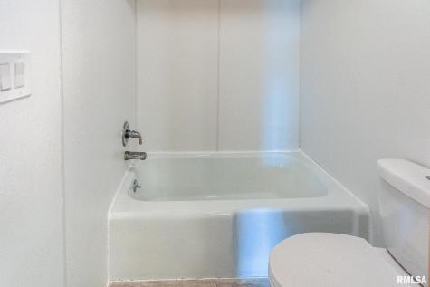 333 North Lakeview Drive Salem IL 62881