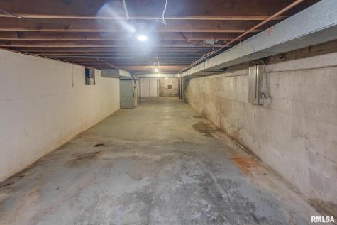 333 North Lakeview Drive Salem IL 62881
