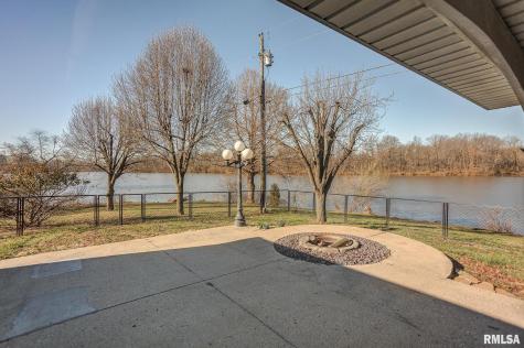 333 North Lakeview Drive Salem IL 62881
