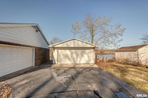 333 North Lakeview Drive Salem IL 62881