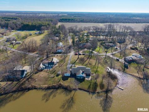 333 North Lakeview Drive Salem IL 62881