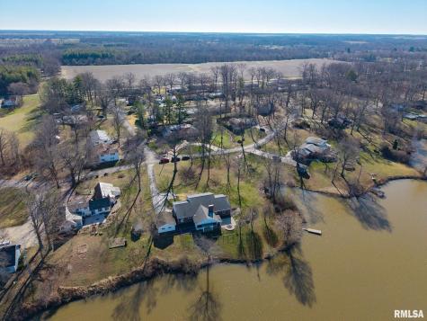 333 North Lakeview Drive Salem IL 62881