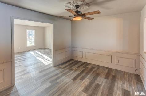 333 North Lakeview Drive Salem IL 62881