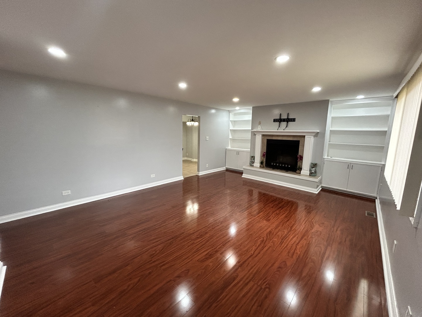 124 Seabury Road Bolingbrook IL 60440