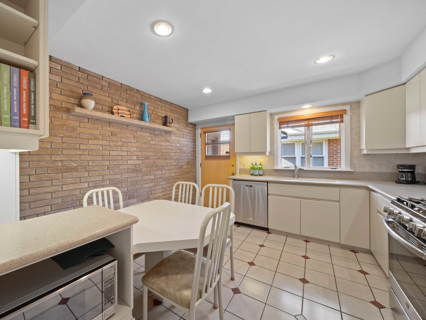 921 North Western Avenue Park Ridge IL 60068