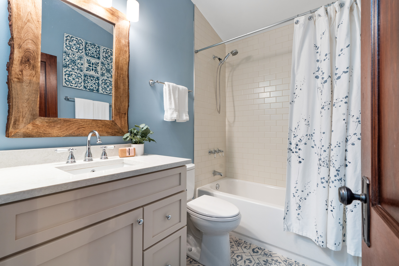 6010 West Dakin Street Chicago IL 60634