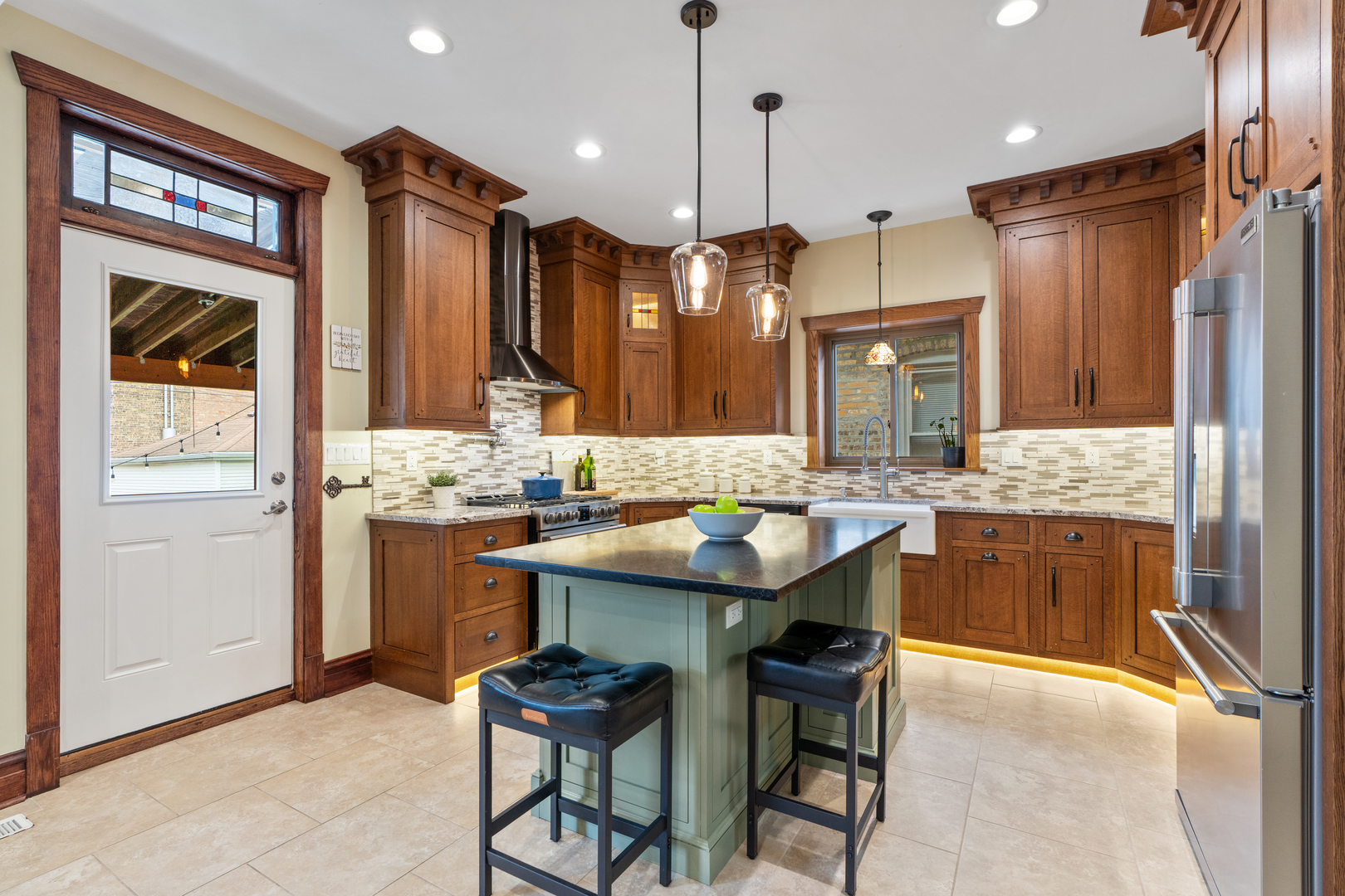 6010 West Dakin Street Chicago IL 60634