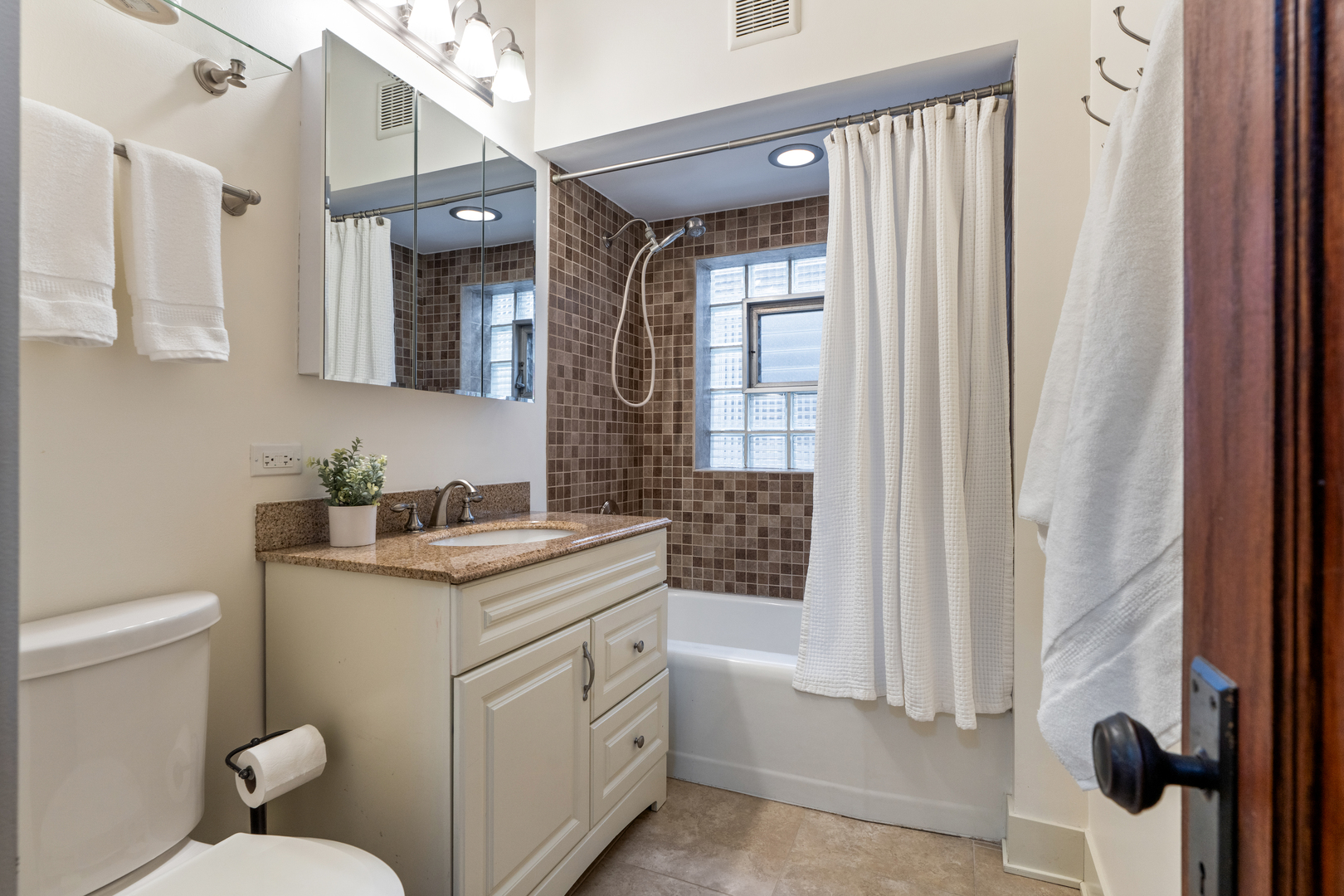 6010 West Dakin Street Chicago IL 60634