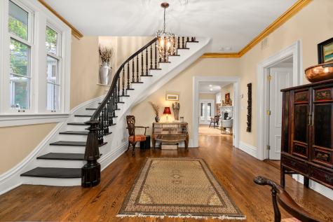 201 Scottswood Road Riverside IL 60546