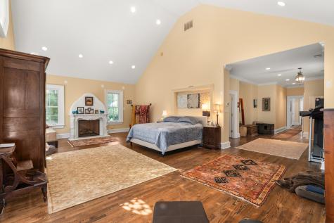 201 Scottswood Road Riverside IL 60546