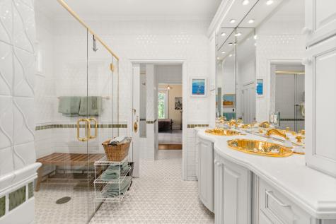 201 Scottswood Road Riverside IL 60546
