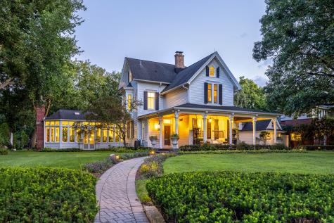 201 Scottswood Road Riverside IL 60546