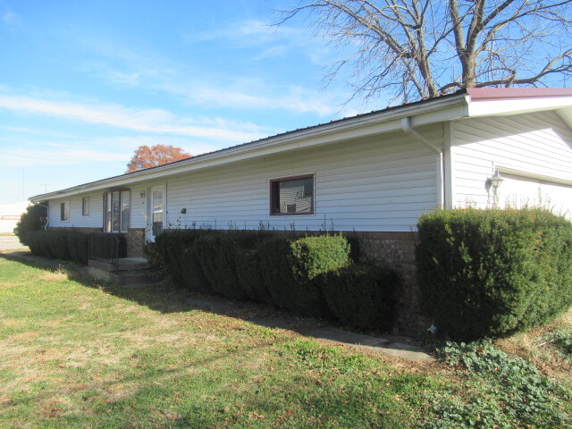 106 West Lincoln Avenue Ogden IL 61859