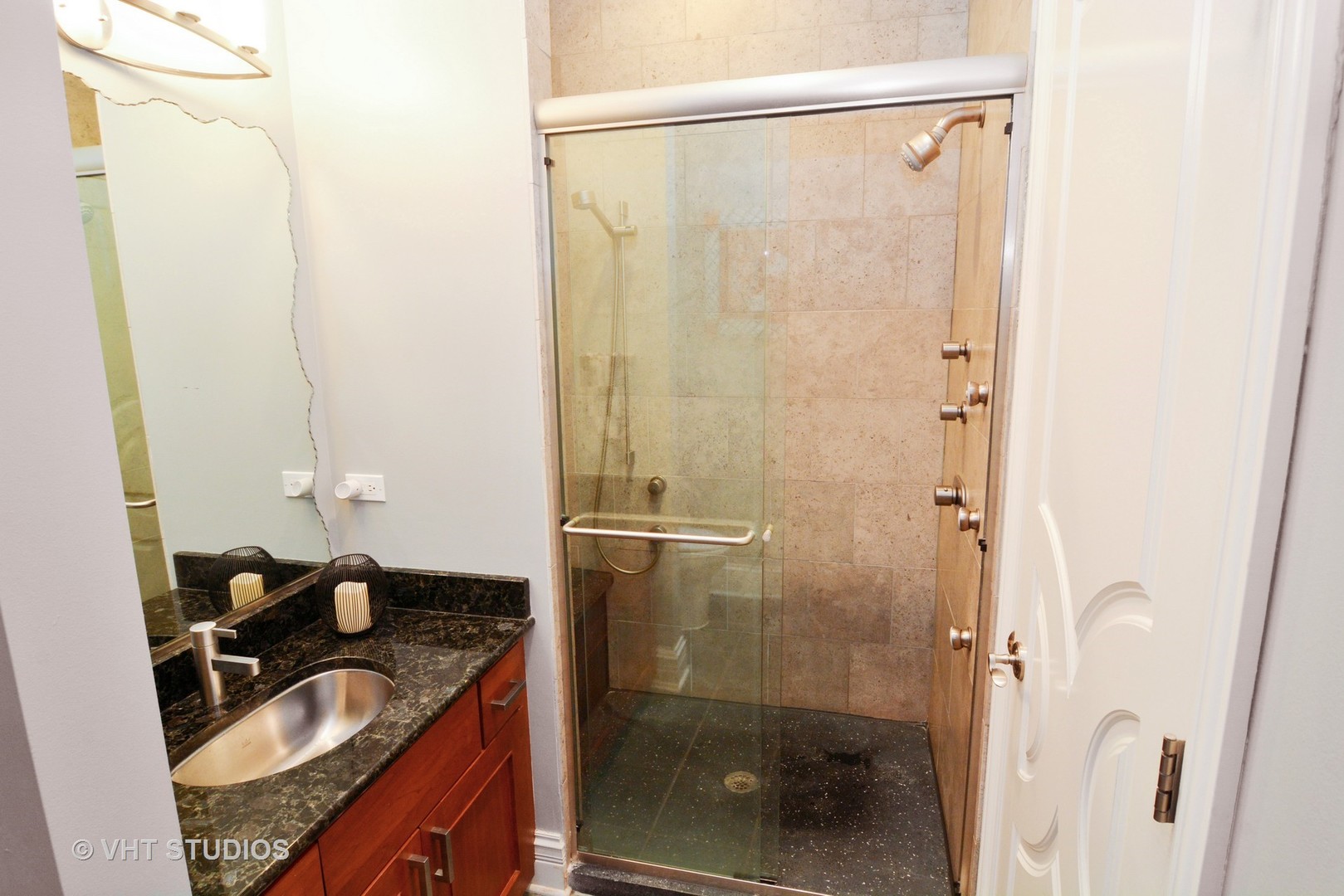 3214 South Canal Street Chicago IL 60616