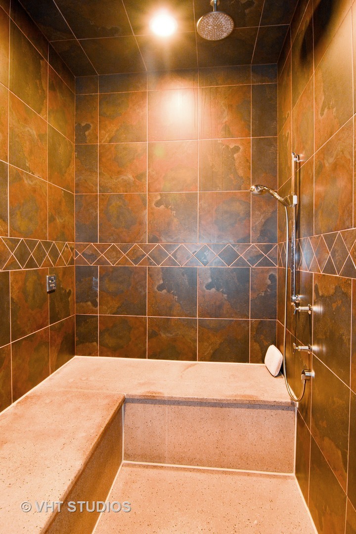 3214 South Canal Street Chicago IL 60616