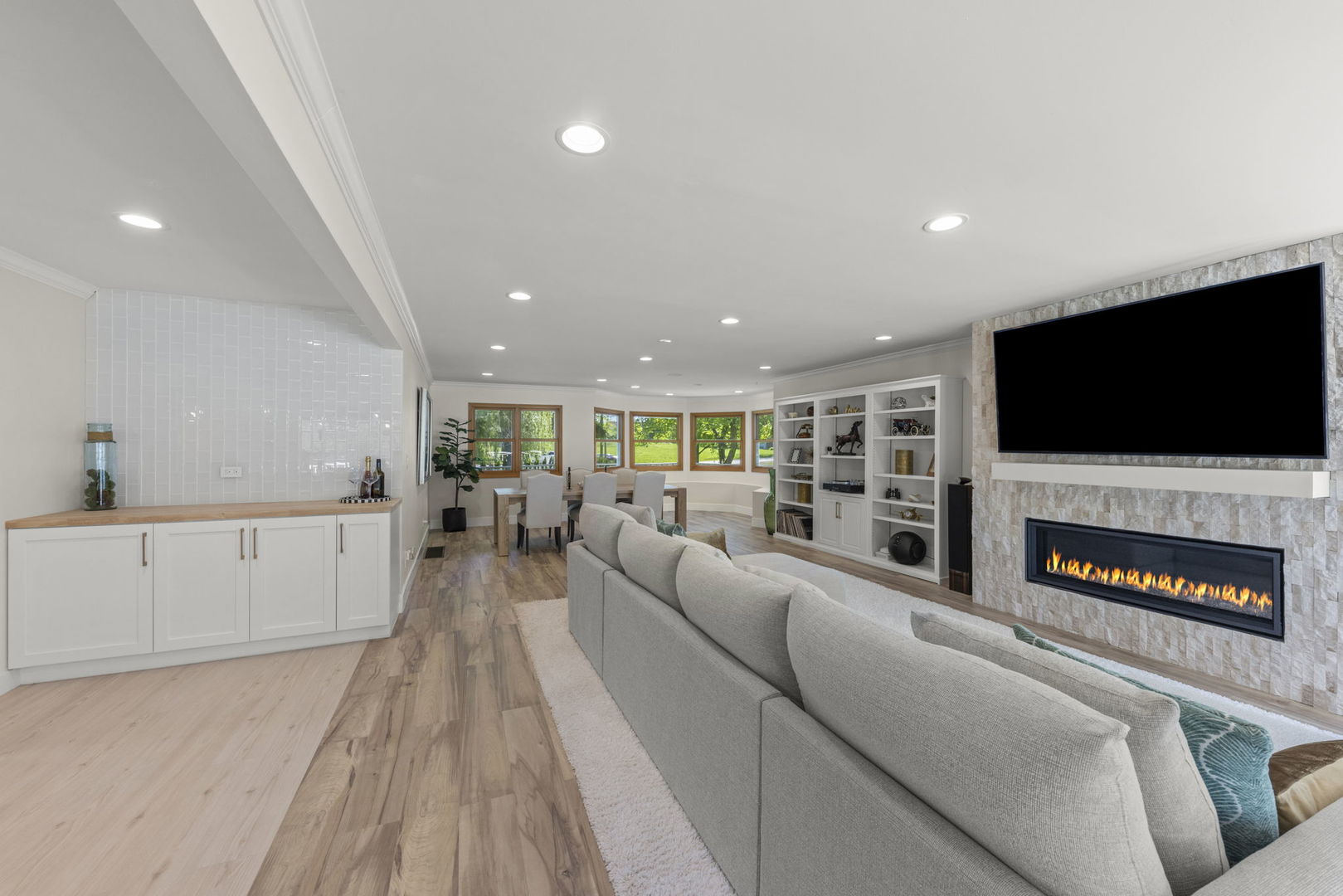 8S452 Bell Drive Naperville IL 60565