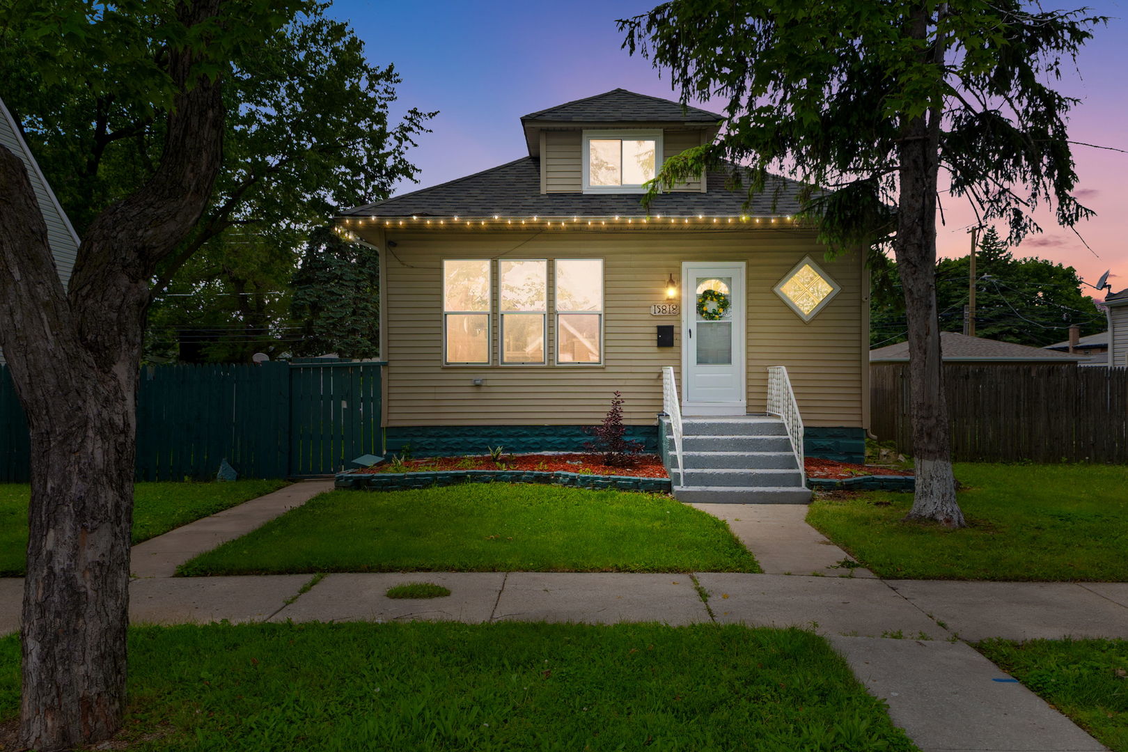15818 Willard Avenue Harvey IL 60426