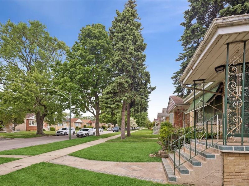 12651 South Harvard Avenue Chicago IL 60628