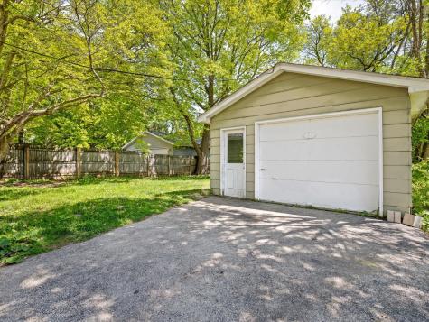 1521 Chelsea Avenue Rockford IL 61107