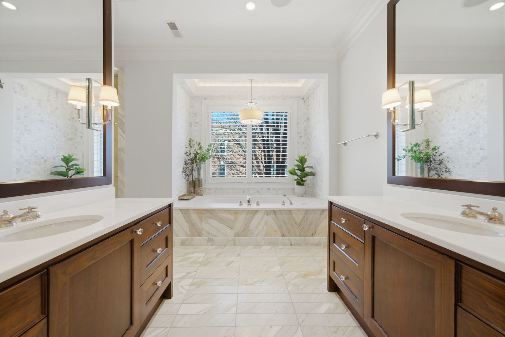 2658 North Mildred Avenue Chicago IL 60614