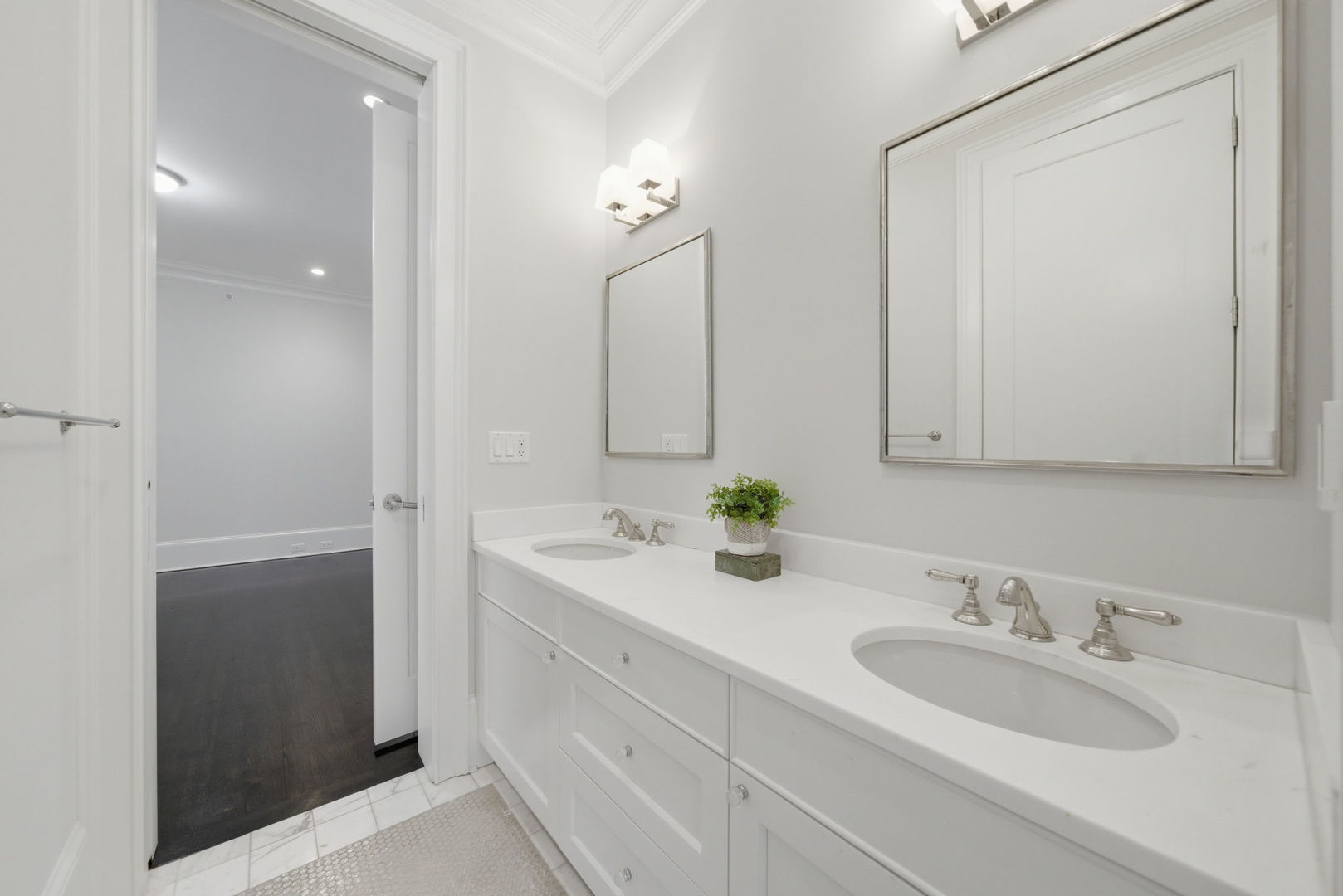 2658 North Mildred Avenue Chicago IL 60614