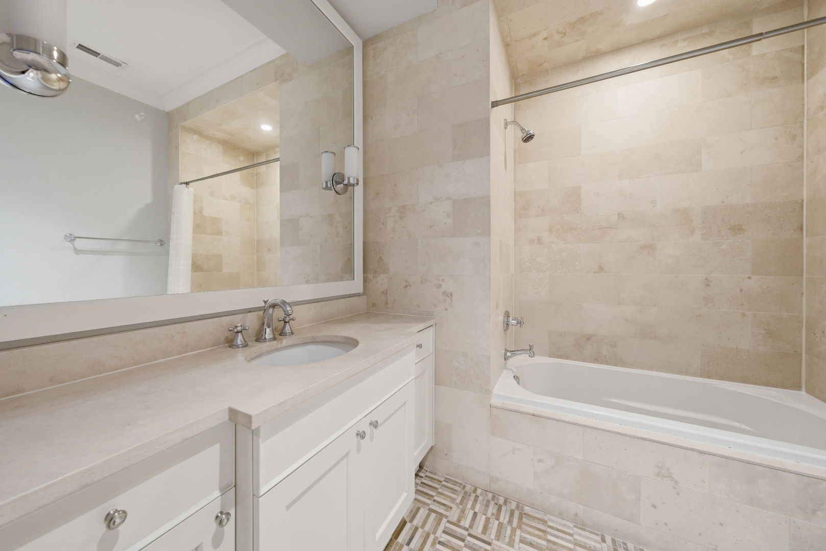 2658 North Mildred Avenue Chicago IL 60614