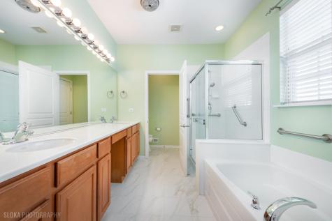 2661 Venetian Lane Elgin IL 60124