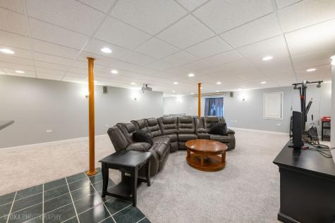 2661 Venetian Lane Elgin IL 60124
